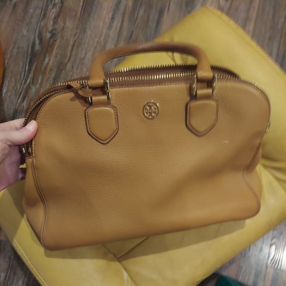 Tory Burch Robinson Satchel Leather Bag In Color Tan